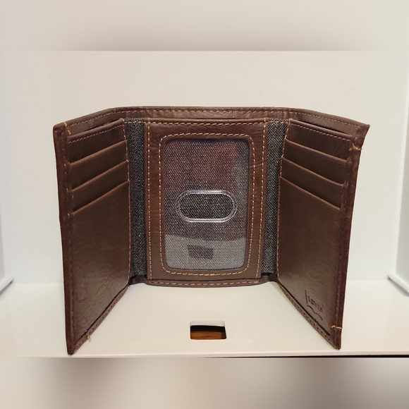 Levi's Wallet - Picture 5 of 5